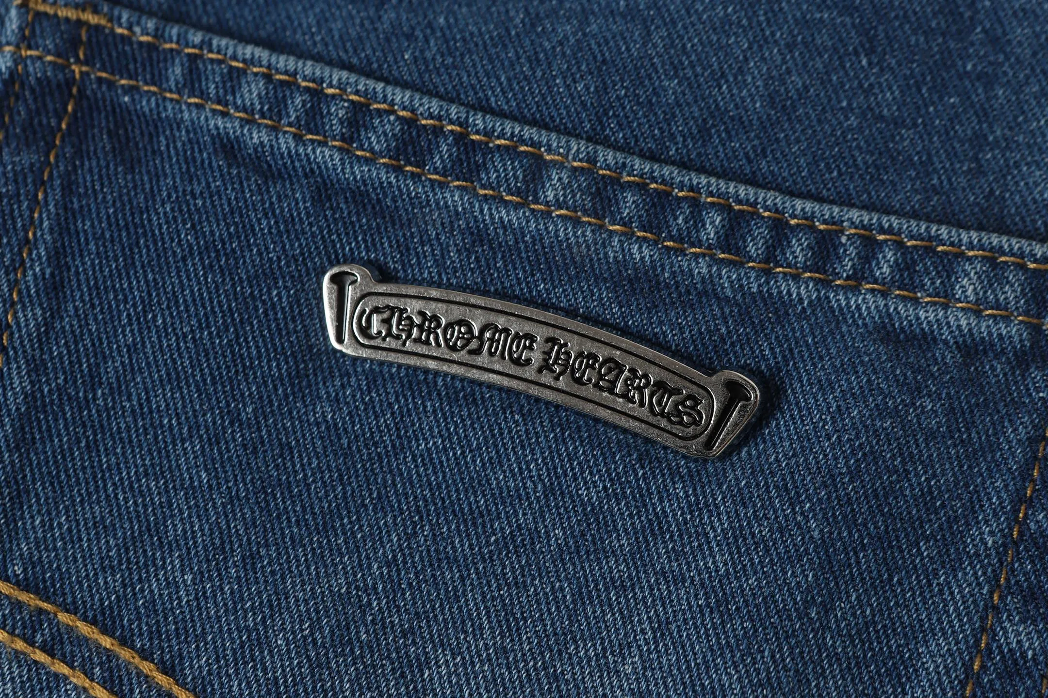 P270 Cross-border model, please do not place an order if you are pursuing quality - Chrome Hearts/Chrome Hearts Cross ✝️ Inlaid embroidered washed jeans, trousers and casual pants - High weight, high density and high quality. The wool is soft, delicate and skin-friendly. It feels soft and silky. It has excellent warmth and skin-friendly properties - Custom-woven and dyed, no color difference. No matter the fabric or workmanship details, it beats the ordinary version on the market - Hardware zipper accessories are all customized, full of details -Colour: washed blue -Size: 28 30 32 34 36